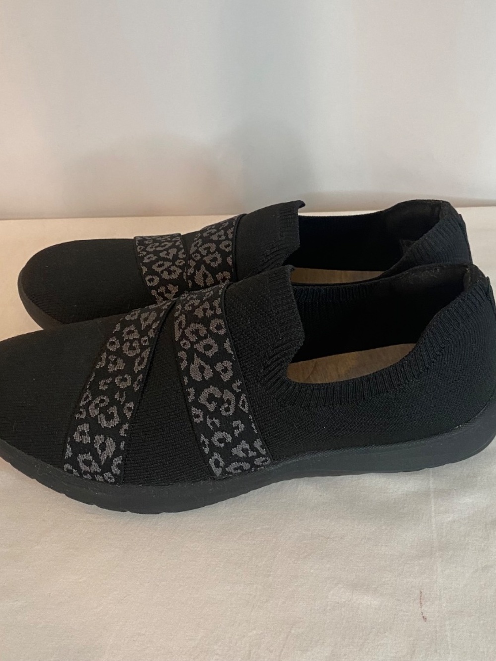 Woman's Black Flats, Size 11 - Picture 5 of 9